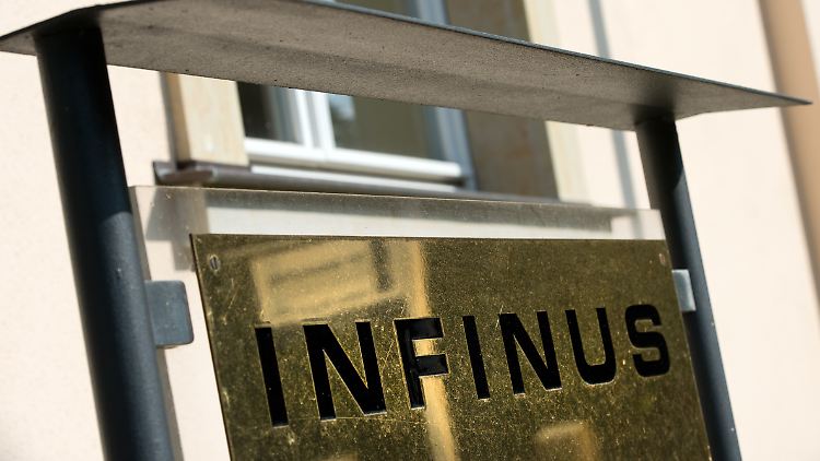 Die Staatsanwaltschaft will größeren Schaden verhindert haben. Anleger argumentieren dagegen, die Justiz habe den Schaden erst verursacht.