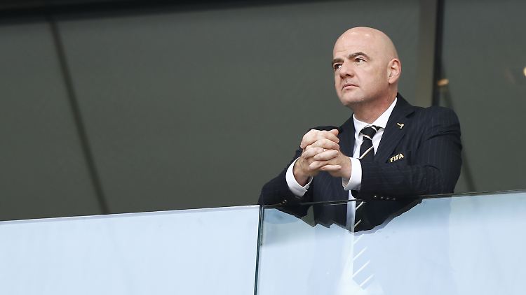 Infantino und die Fifa wachen über die Einhaltung der Regeln - nicht immer für alle nachvollziehbar.