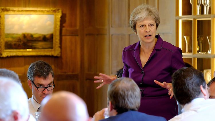 Die britische Premierministerin Theresa May hat sich erst einmal durchgesetzt.