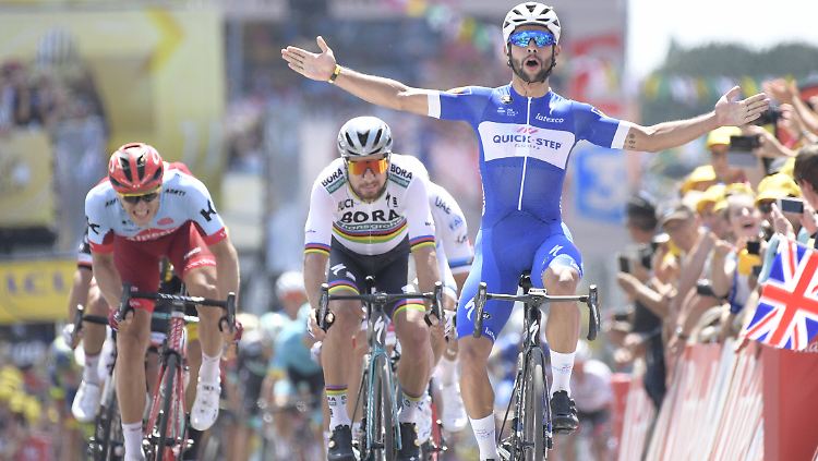 Nach seinem Auftakttriumph darf Fernando Gaviria die zweite Etappe in Gelb bestreiten.