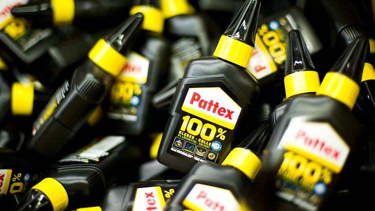 Der Klebstoff "Pattex" gehört zu den Produkten von Henkel.