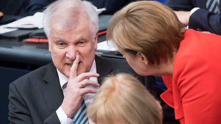Schwieriges Verhältnis: Merkel und Seehofer.