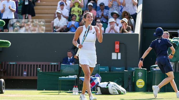 Julia Görges feiert ihren Zweisatz-Sieg gegen die Kroatin Donna Vekic.