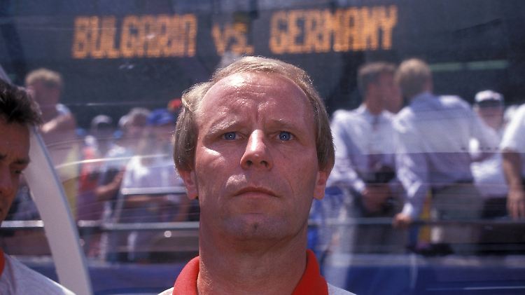 Berti Vogts erlebte mit dem DFB-Team bei der WM 1994 in den USA ein peinliches Viertelfinal-Aus gegen Bulgarien.