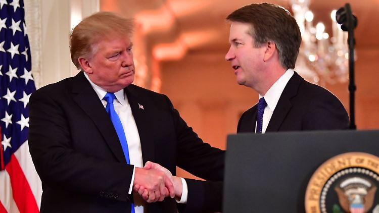 Donald Trump und Brett Kavanaugh.