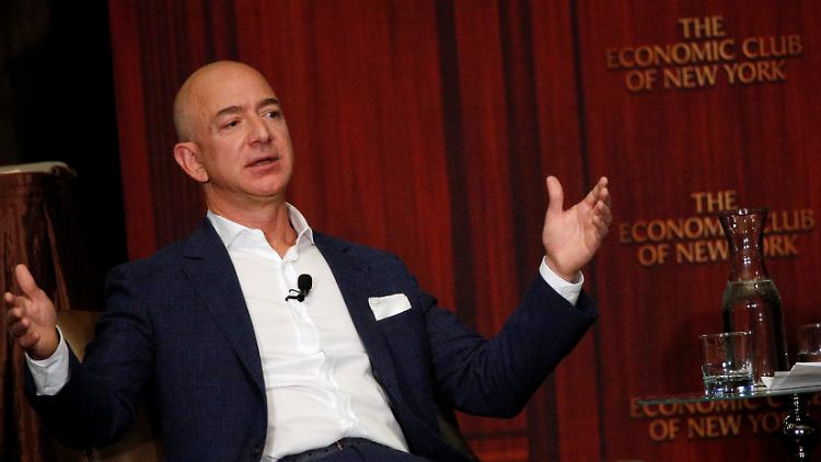 Wer hat, der hat: Jeff Bezos besitzt 50 Milliarden US-Dollar  mehr als der zweitreichste Mensch auf Erden: Bill Gates.