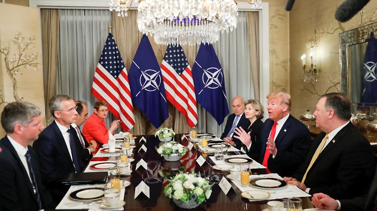 Deutschland zum Frühstück: Beim morgendlichen Treffen von Nato-Chef Stoltenberg und Trump steht die Kritik an der Bundesregierung im Mittelpunkt. 