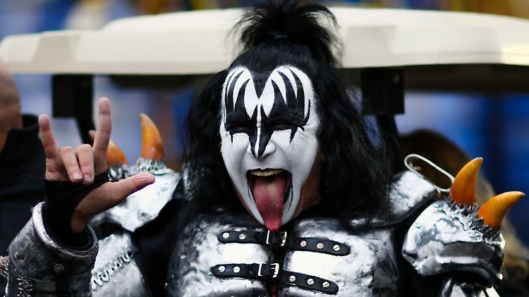 Auf der Bühne gibt er auf jeden Fall stets den Bösewicht: Gene Simmons.