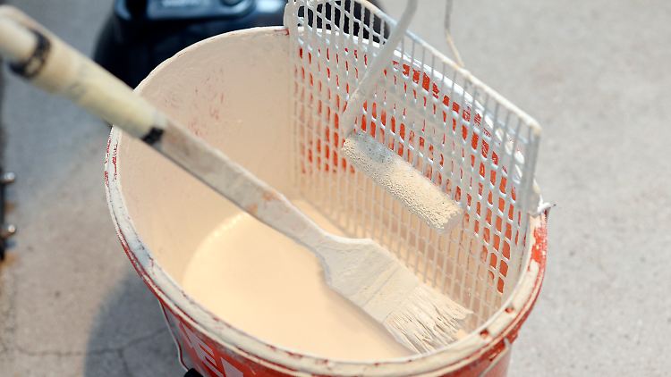 Nach einem Grundsatzurteil von 2015 darf der Vermieter den Mieter nicht ohne Ausgleich zu Schönheitsreparaturen verpflichten.