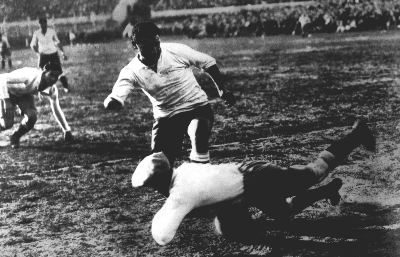 Willkommen zum großen historischen WM-Rückblick. Starten wir direkt mit dem ersten Turnier. Wir schreiben das Jahr 1930.
