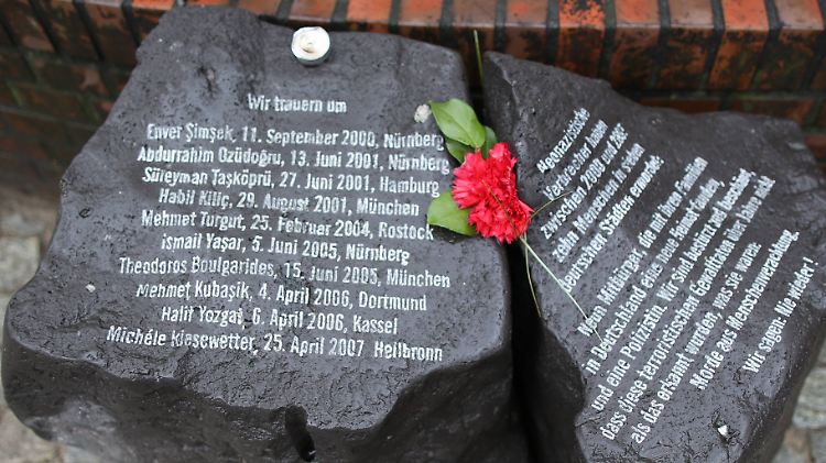 Ein Mahnmal in Hamburg erinnert an die Mordopfer des NSU.