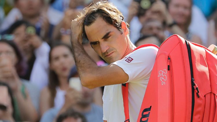 Konsterniert: Roger Federer muss sich im Viertelfinale geschlagen geben.