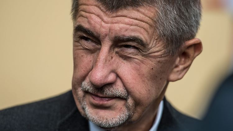 Kommunisten verschaffen Babis' Regierung die nötige Mehrheit im Vertrauensvotum.