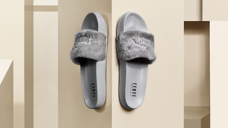 Ihr Design verdanken die Badeschlappen von Puma Sängerin Rihanna.