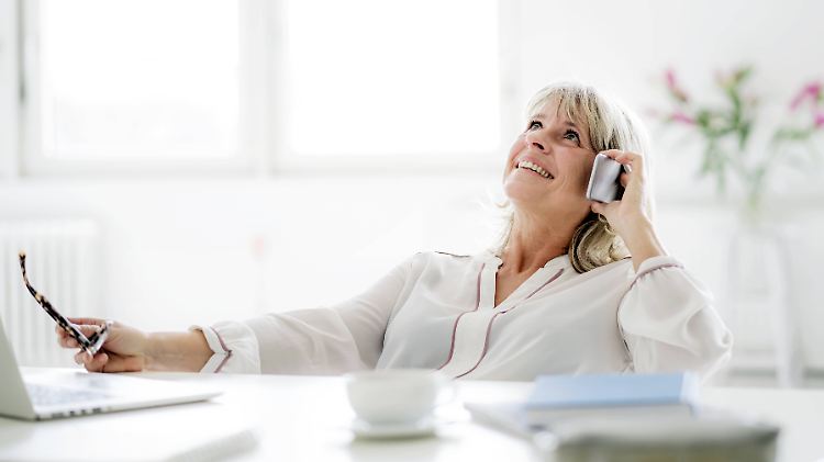 Entspannt aus dem festnetz telefonieren: auch mit Smartphones kein Problem. 