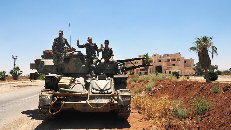 Syrische Soldaten nahe der Stadt Daraa (Archivfoto).