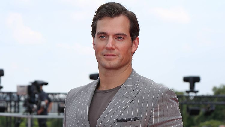 Henry Cavill fühlt sich missverstanden und betont: Er unterstützt die #MeToo-Bewegung von ganzem Herzen.