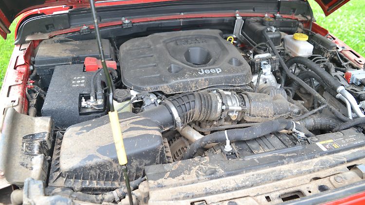 So sieht der 2,2-Liter-Diesel des Jeep Wrangler nach dem Offroad-Programm aus.