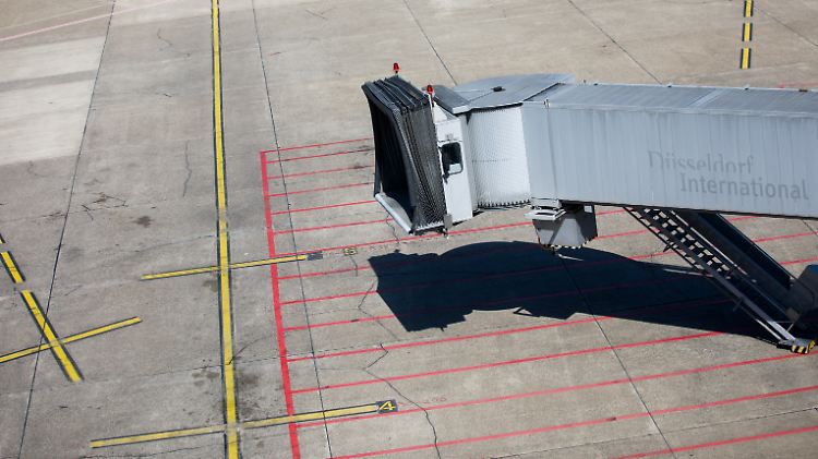 Sami A. saß schon im Flieger als der Gerichtsbeschluss zugestellt wurde.