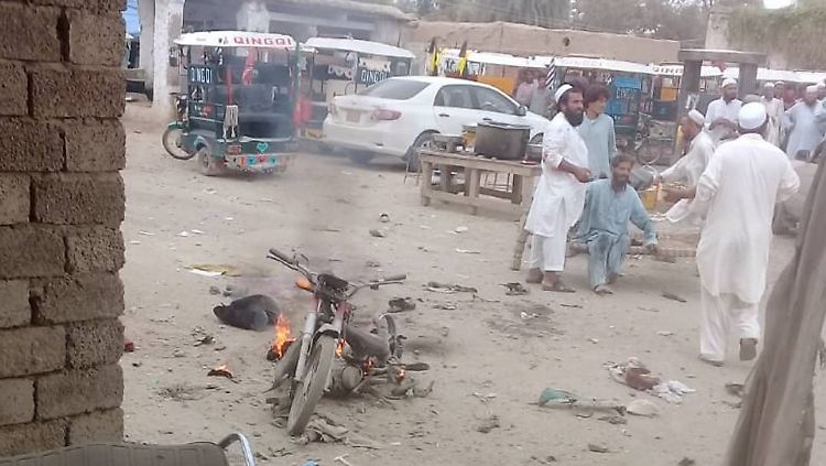 Am Morgen starben bei einem weiteren Anschlag in Nordpakistan mindestens fünf Menschen.
