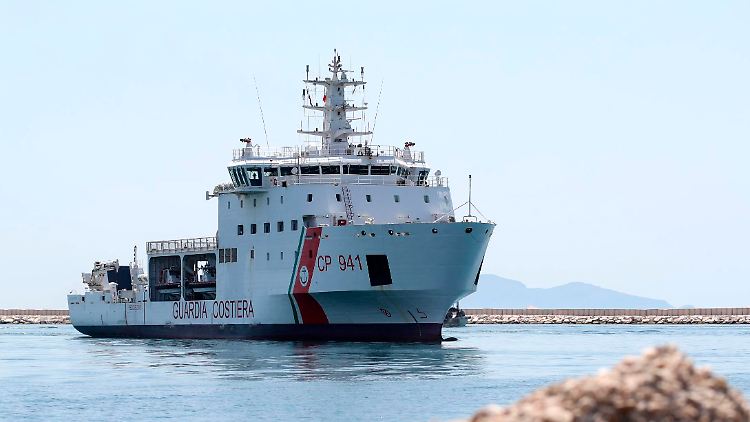 Italien hatte sich geweigert, die Flüchtlinge von dem Schiff aufzunehmen.