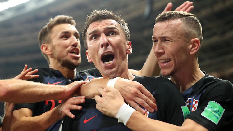 Ekstase auf dem Platz, Ekstase auf den Rängen, Ekstase in der Heimat: Die Kroaten um Stürmer Mario Mandzukic wollen auch gegen Frankreich jubeln.