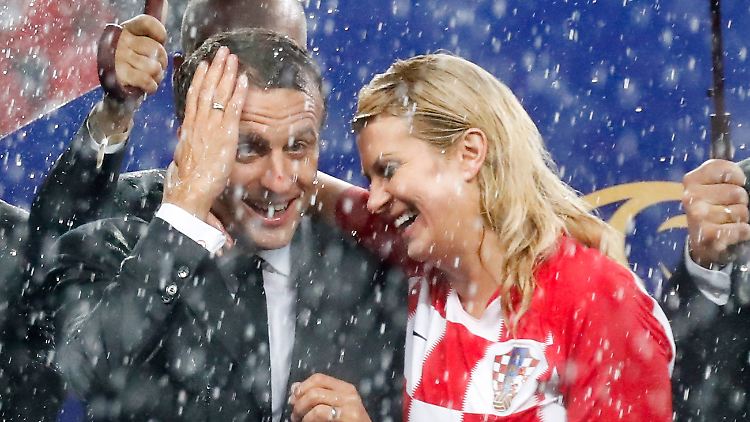 Der exzessive Jubel von Kolinda Grabar-Kitarovic ruft sehr unterschiedliche Reaktionen hervor.