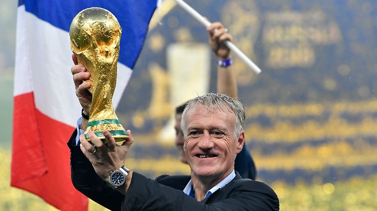 Weltmeister als Spieler und als Trainer: Das gelang vor Deschamps nur Franz Beckenbauer (1974 und 1990) und dem Brasilianer Mario Zagallo (1958, 1962 und 1970).