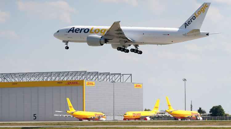 Die DHL-Tochter AeroLogic fliegt bereits mit den Boeing Frachtmaschinen des Typs 777.