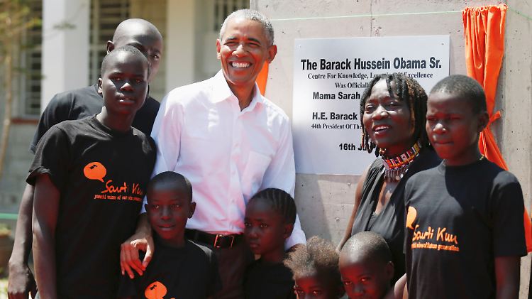 Barack Obama unterstützte seine Halbschwester Auma bei der Eröffnung eines Bildungszentrums.