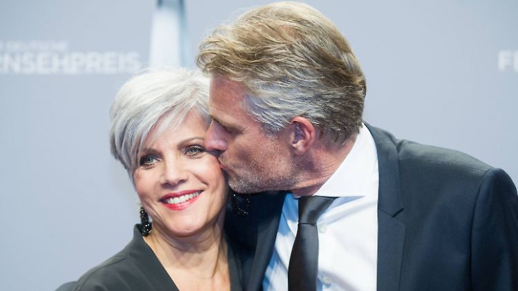Machen aus ihrer Liebe keinen Hehl: Birgit Schrowange und ihr Freund Frank Spothelfer.