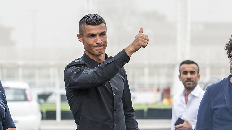 Ronaldo ist nach der offiziellen Präsentation inzwischen wieder nach Madrid zurückgekehrt. Das Training mit den neuen Teamkollegen  wird er am 30. Juli in Turin aufnehmen.