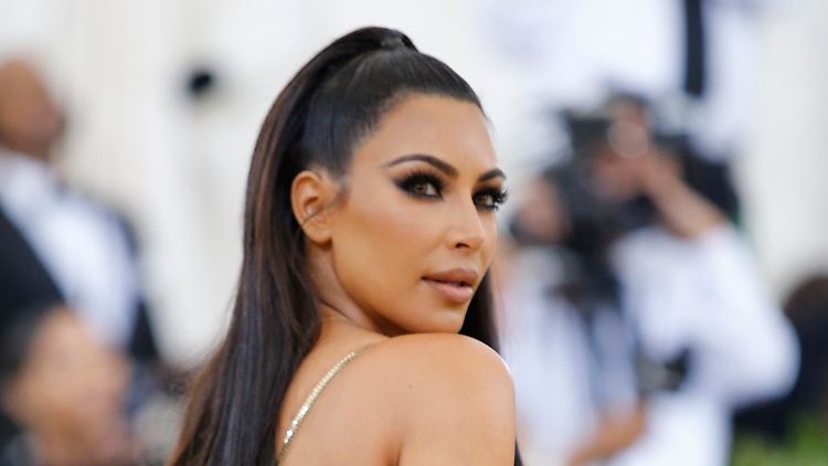Kim Kardashian ist eine Meisterin der Selbstdarstellung.