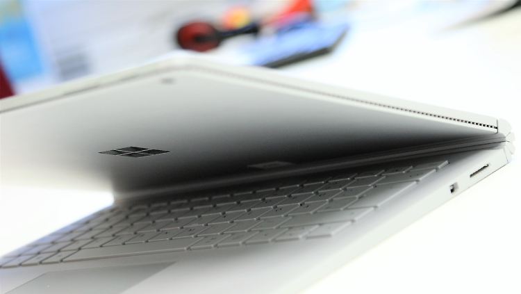 Nicht nur Microsofts eigene Notebooks sind mit Windows 10 ausgestattet.