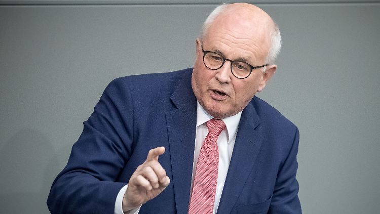 Nur wenn Europa geschlossen auftritt, bleibt es mit den USA "auf Augenhöhe", sagt Kauder.
