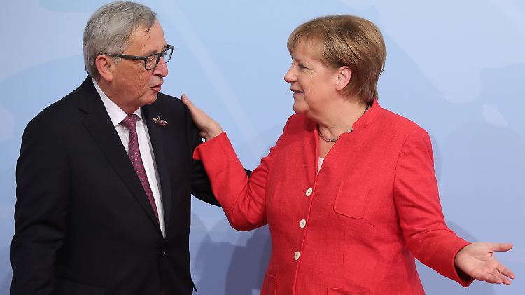 Die Bundeskanzlerin habe Juncker nach dem zweiten Zitteranfall im Stehen gesagt, "sie habe jetzt Angst, dass das immer wieder passiert".