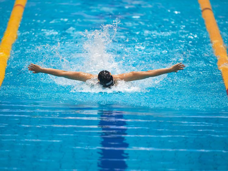 Franziska Hentke hat ihren Titel bei den deutschen Schwimm-Meisterschaften auf ihrer Paradestrecke über 200 Meter Schmetterling problemlos verteidigt.