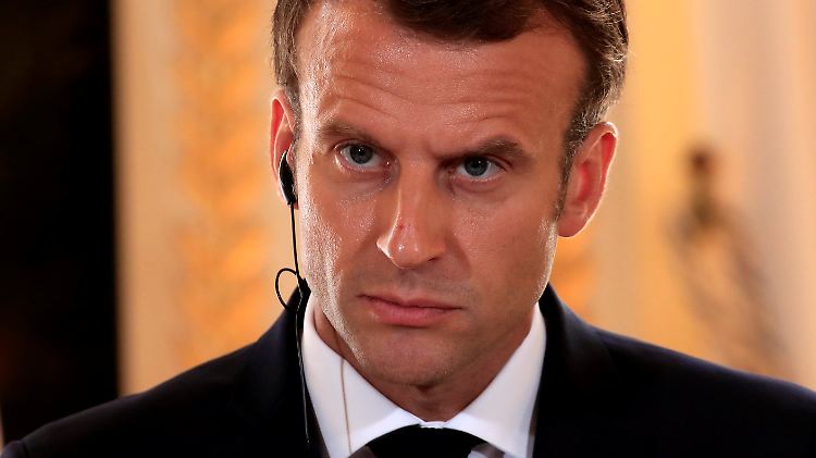 Emmanuel Macron steht wegen seines Umgangs mit einem umstrittenen Sicherheitsmitarbeiter in der Kritik.