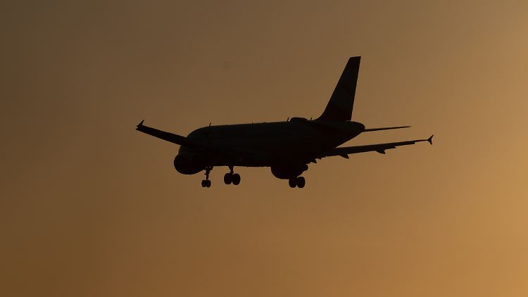 Auch wenn der Charterflug mit Sami A. an Bord schon in der Luft war, hätte er laut Anwaltsverein wieder umkehren müssen.