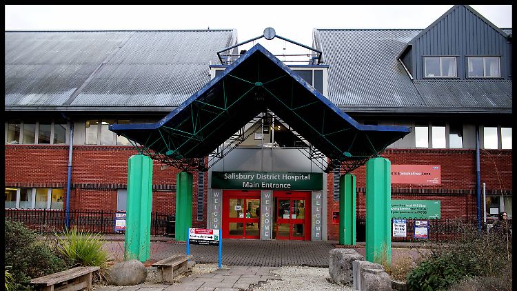 Der Mann wurde im Salisbury District Hospital behandelt.