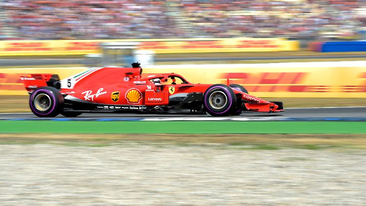 Vettel startet beim Heimrennen von ganz vorne und hat einen riesigen Vorteil gegenüber Hamilton.