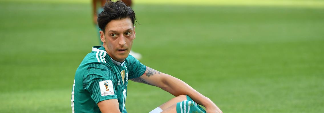 "Ich habe ein deutsches und ein türkisches Herz". Mesut Özil.
