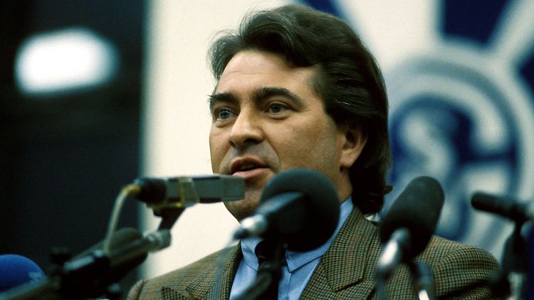 Vom 16. Januar 1989 bis zum 17. Oktober 1993 war Eichberg Präsident auf Schalke.