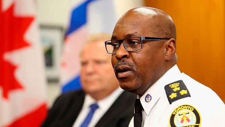 Der Polizeichef von Toronto, Mark Saunders, gab die Identität des Todesschützen preis.