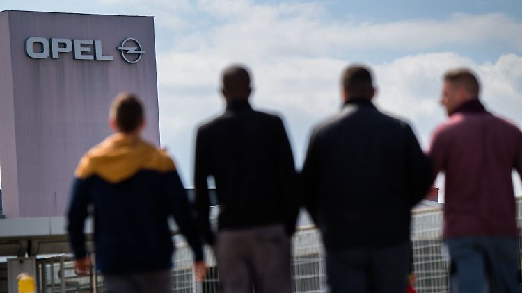Die Opel-Belegschaft steht in harten Verhandlungen mit PSA, doch immerhin steht nun mal wieder ein Gewinn zu Buche.