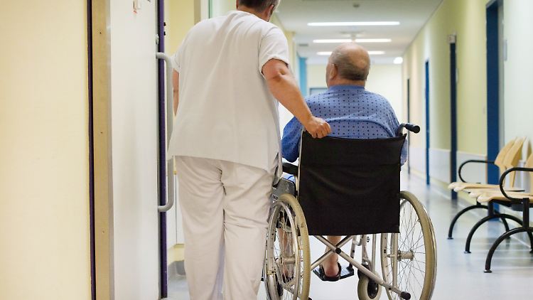 Krankenpfleger arbeiten rund um die Uhr.