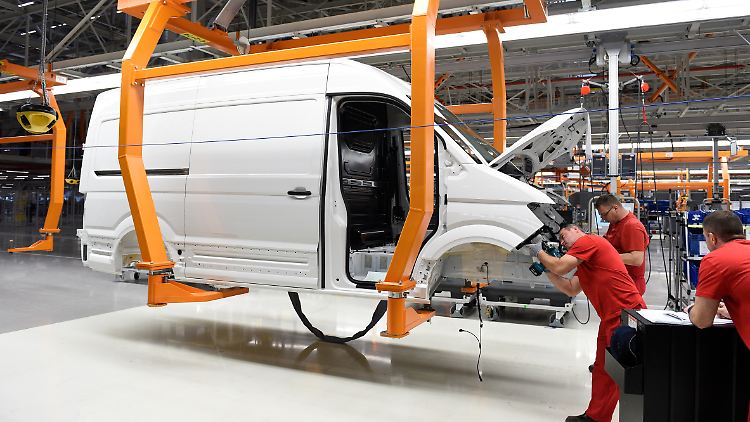 Lastenträger für Handel, Handwerk und Industrie: Im Juni kamen mehr als eine Viertelmillion neu zugelassener Nutzfahrzeuge in Europa auf die Straße.