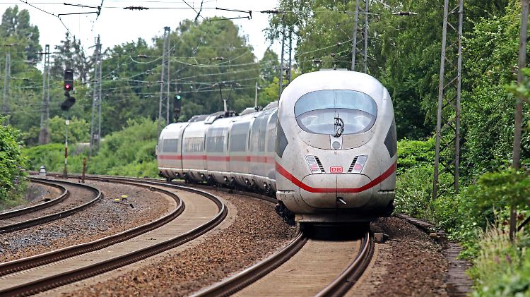 Probleme mit dem Güterverkehr und mit der  Pünktlichkeit haben der Deutschen Bahn den Gewinnplan verhagelt.