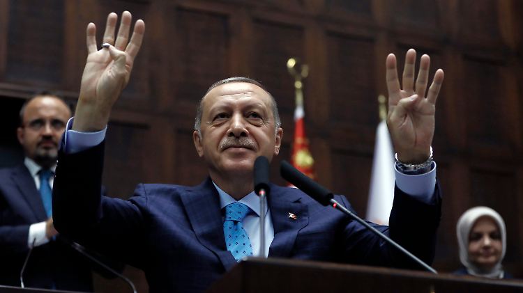 Präsident Erdogan muss das neue Gesetz noch unterschreiben.