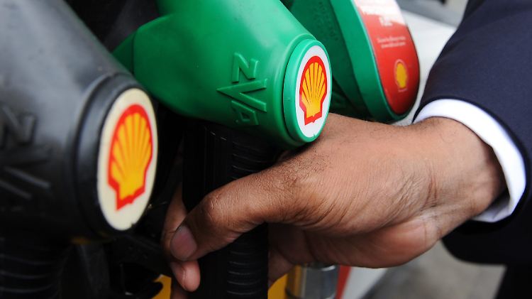 Für 25 Milliarden US-Dollar sollen bis zu 834 Millionen eigene Aktien erworben werden, teilt Shell mit.
